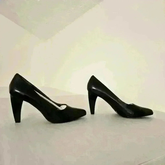 Fitzwell Shoes - NIB Genuine Leather Fitzwell Raquel Black Kid Leather Pumps 9.5 NIB